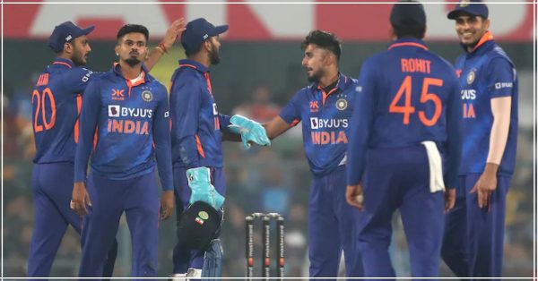 IND vs SL Live: “कुलदीप यादव के गुगली में उड़ी श्रीलंकाई टीम” दूसरे वनडे में भी दिखा भारतीय गेंदबाजों का दबदबा, केवल इतने रनों में पारी का हुआ अंत